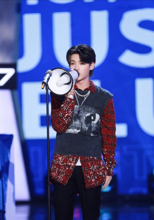 黄明昊事件最新爆料,真相揭秘，疑云重重引关注  第1张